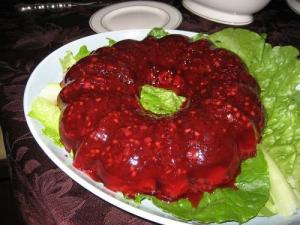 355275-cooked-cranberry-salad