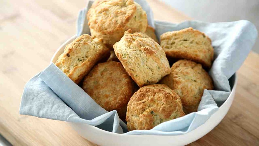 savory_cheese_and_chive_biscuits_horiz
